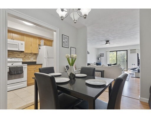 Foto del edificio - 59 Highland Glen Dr