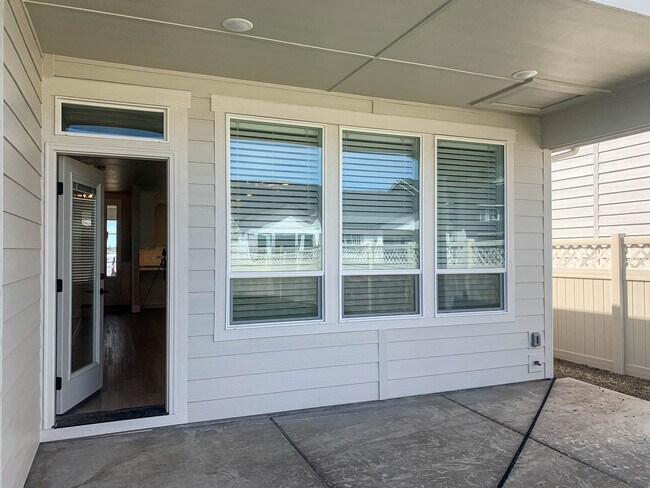Building Photo - 3846 W Lesina Dr