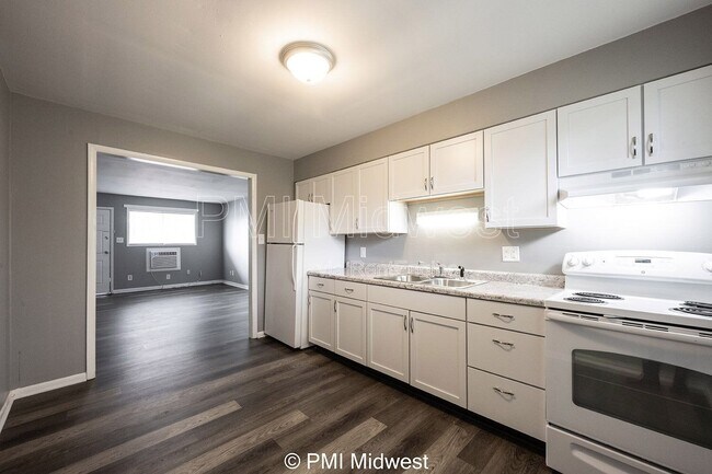 Foto del edificio - 7046 US-36