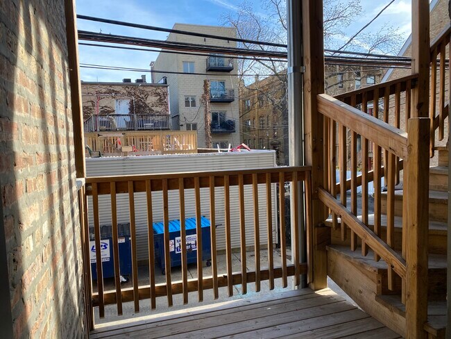 Building Photo - 3925 N Janssen Ave