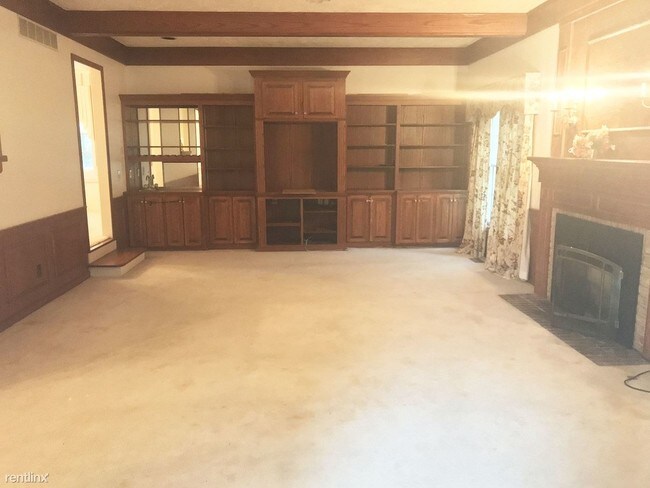 Building Photo - 2199 White Owl Way