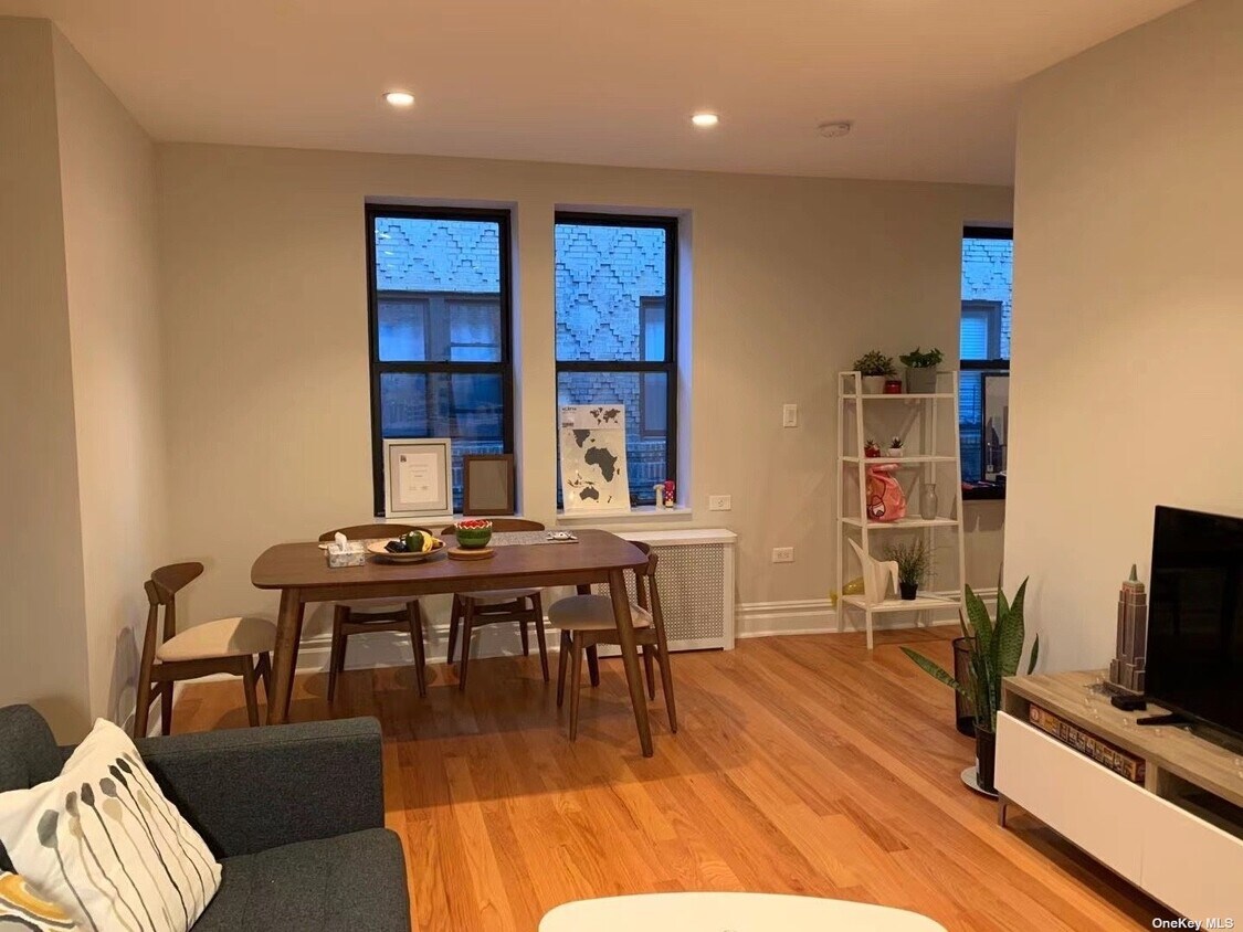 Primary Photo - 142-46 Sanford Ave