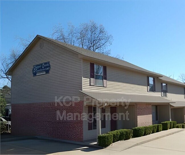 Foto del edificio - 3210 Phoenix Ave