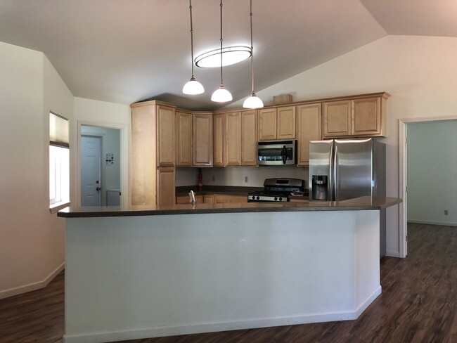 Building Photo - 3BR, 2BA, 2 car garage ranch home built in...