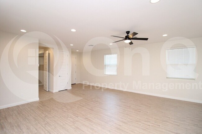 Foto del edificio - 3432 E Dakota Dr