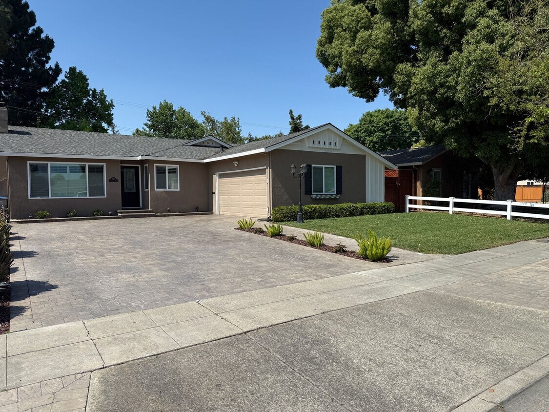 Foto principal - Remodeled Willow Glen Home