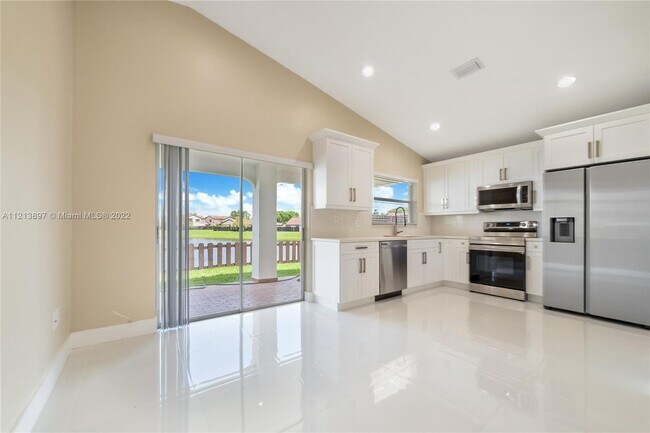 Foto del edificio - 5254 SW 153rd Ct
