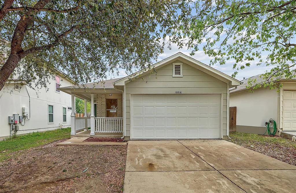 Foto principal - 16816 Jaron Dr