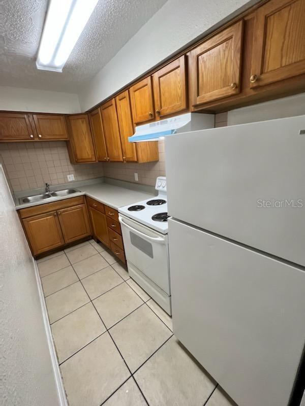 Foto del edificio - 8535 Channelview Cir