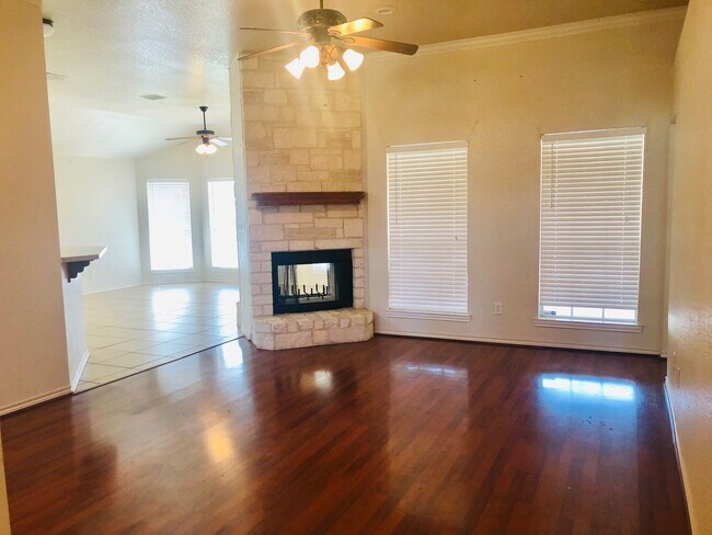 Building Photo - 704 Mustang Trail