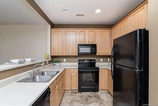Foto del edificio - 14914 Scothurst Ln
