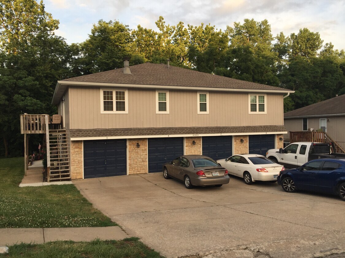 Front - 8303 N Everton