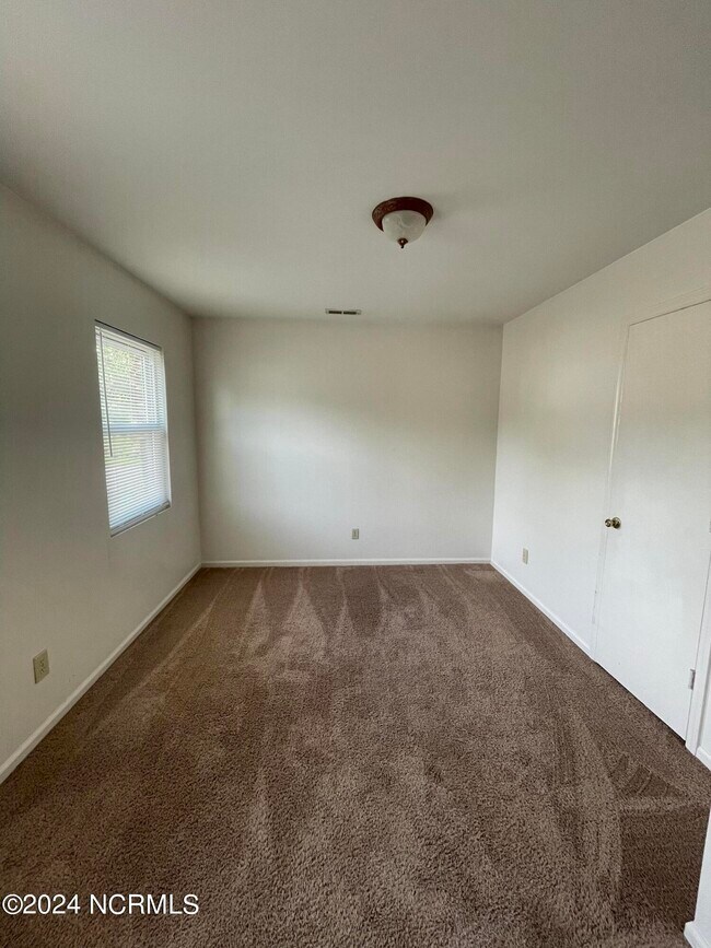 Building Photo - 114 Cordell Cir