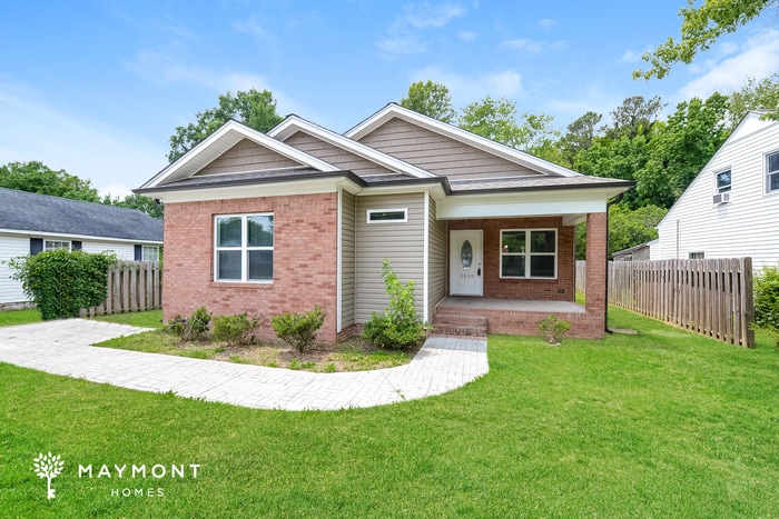 Primary Photo - Stunning 3 Bedroom