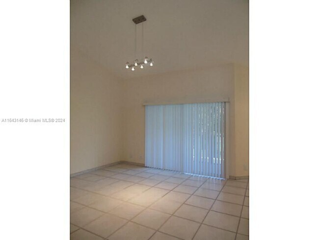 Building Photo - 9215 SW 138th Pl
