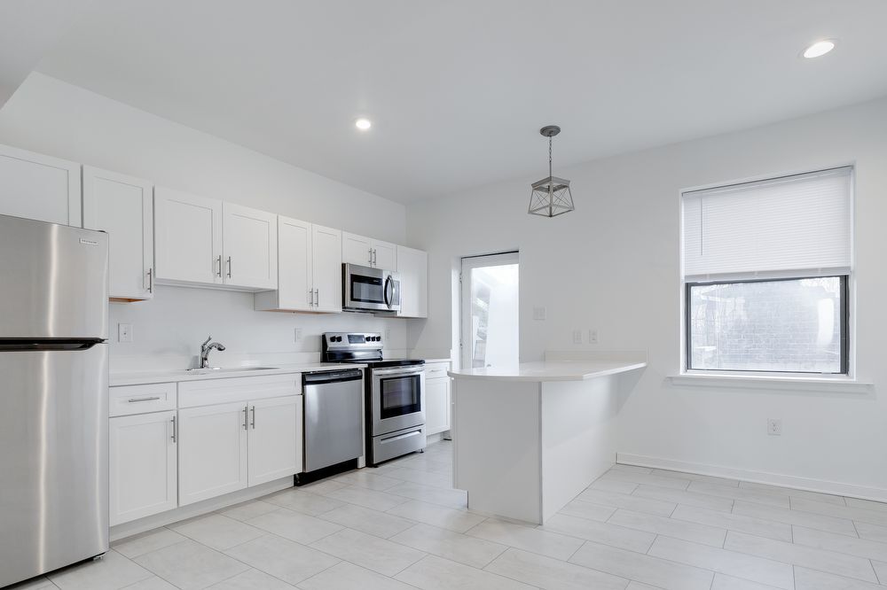 Primary Photo - 19 N Stafford Ave