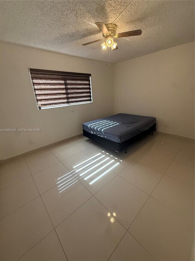 Foto del edificio - 9760 SW 184th St