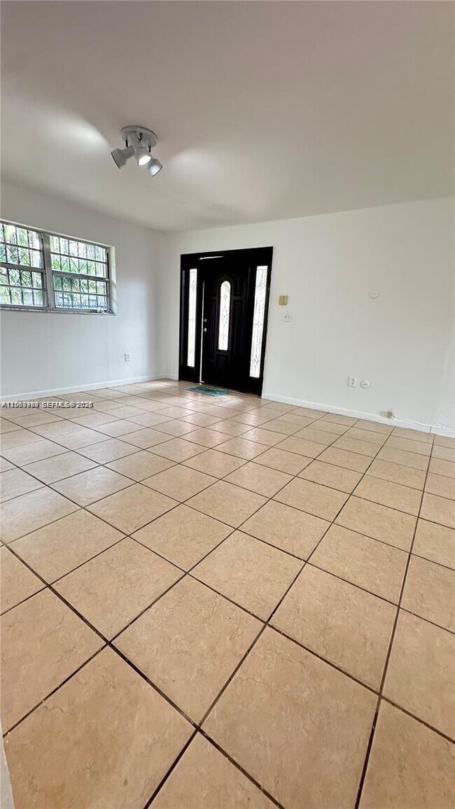 Foto del edificio - 2175 NW 104th St