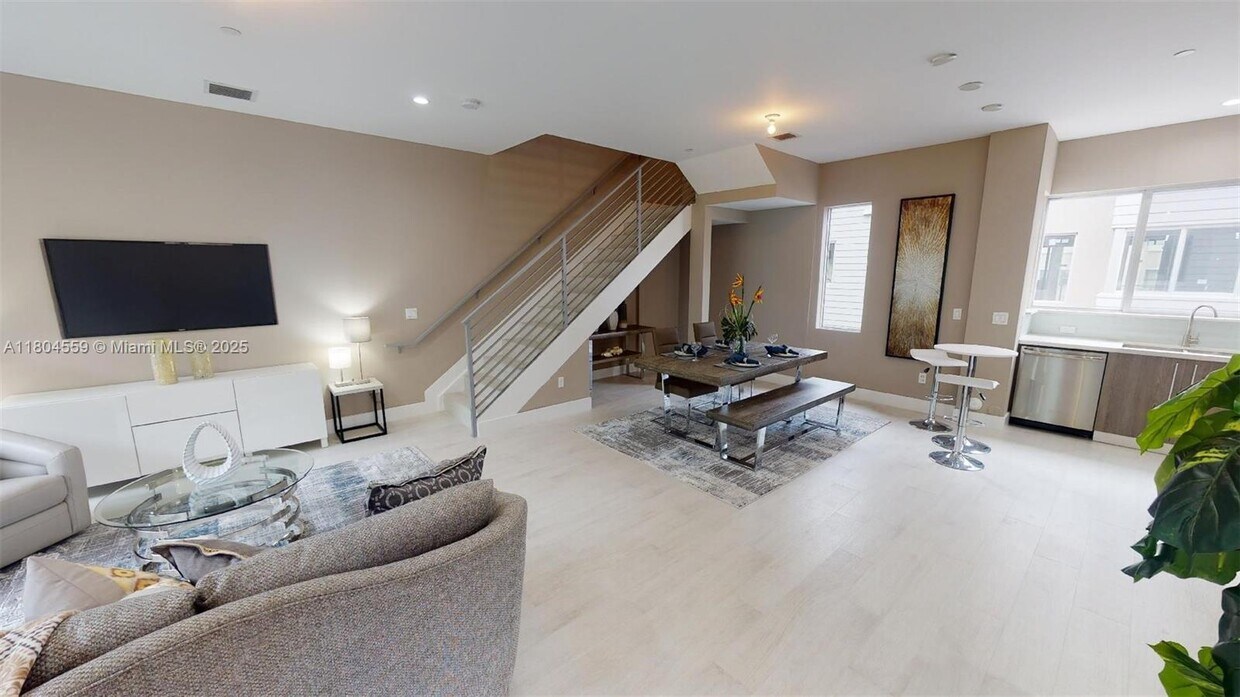 Foto principal - 614 NE 12th Ave