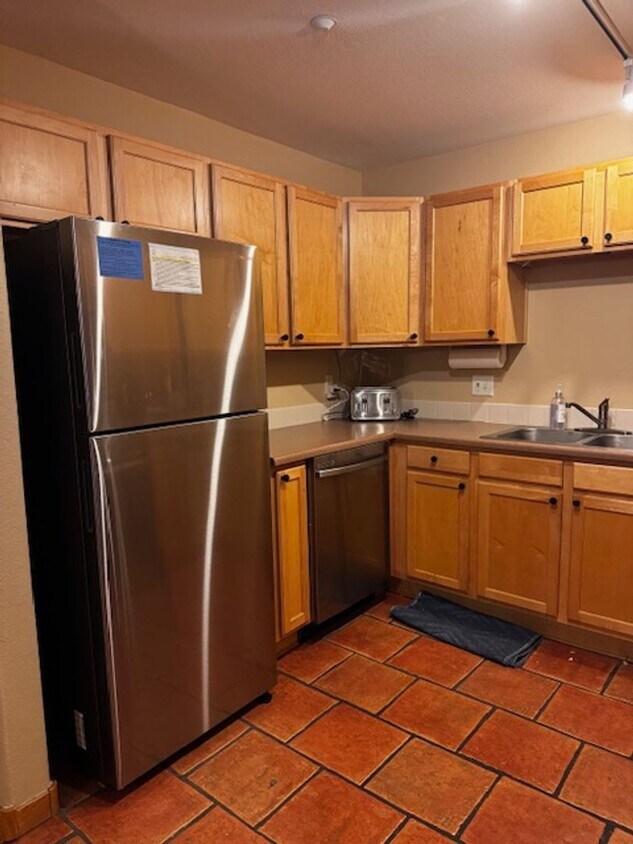Building Photo - Winter Lease- VIEWS GALORE!- Furnished Pro...
