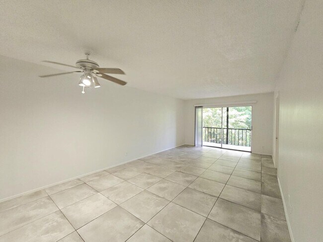 Foto del edificio - 8000 S Colony Cir