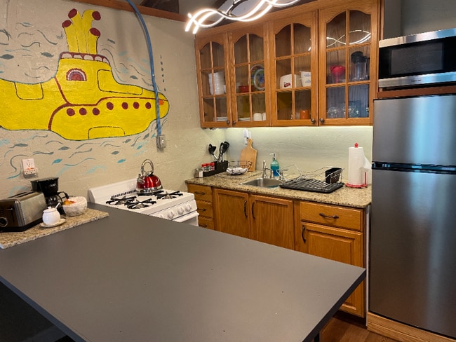 Building Photo - 4435 W Iowa Ave