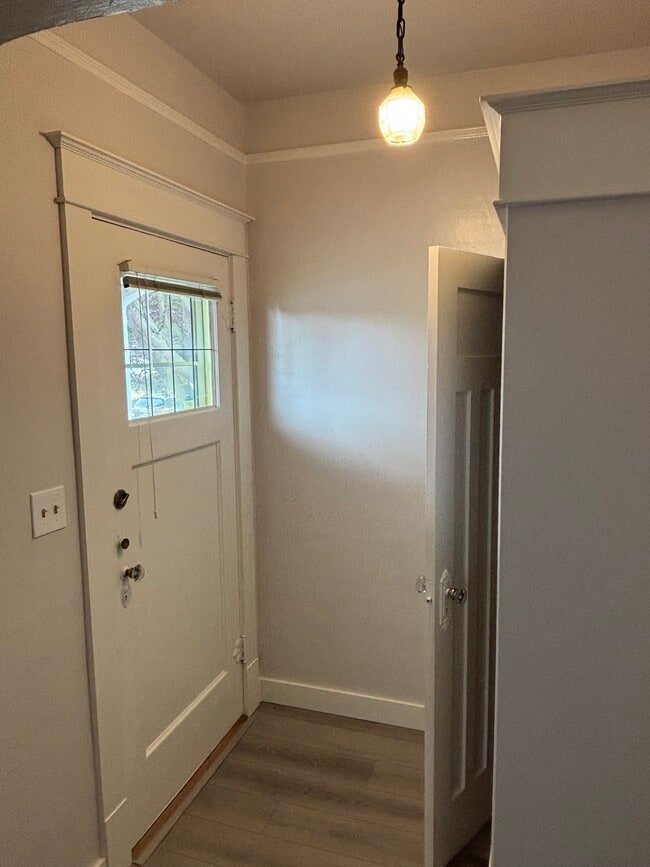 Entry Way with Closet - 1827 Baker Ave