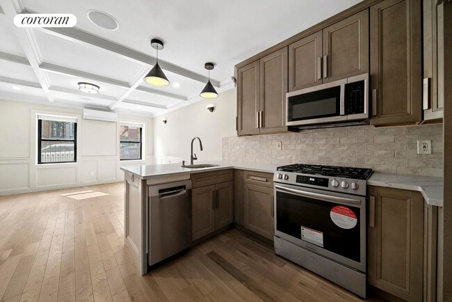 Foto del edificio - 933 Greene Ave