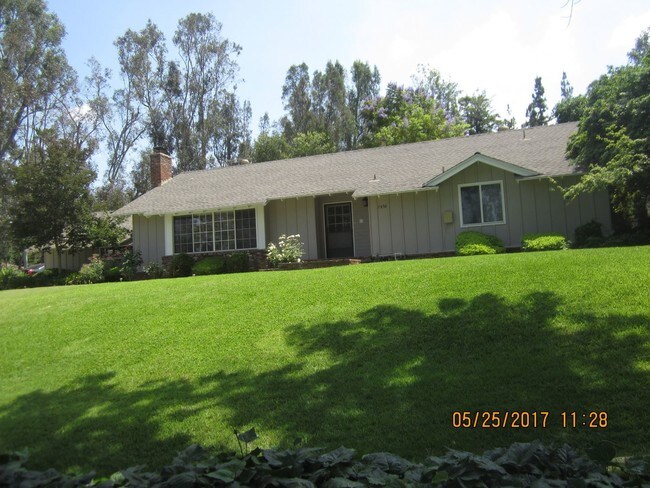 Building Photo - 7458 Whitegate Ave