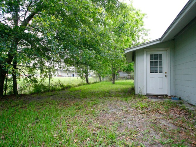 Foto del edificio - Charming 3-bedroom, 2-bath home in the Northwood community