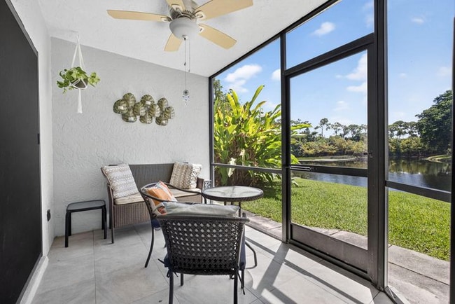 Photo - 406 Harbour Pointe Way Townhome