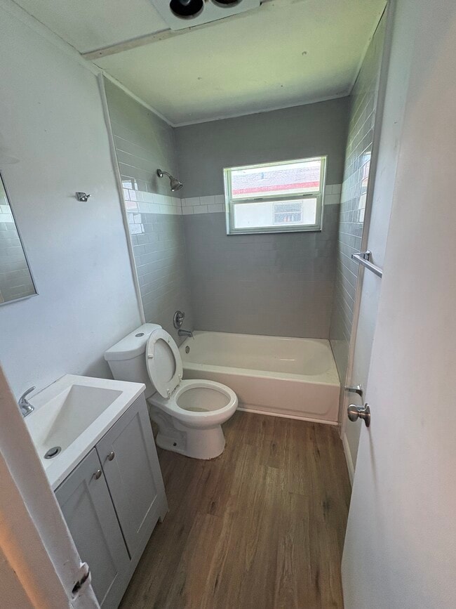 Building Photo - 442 Avenue F NW