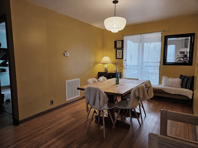 Foto del edificio - 19 Evergreen Ln
