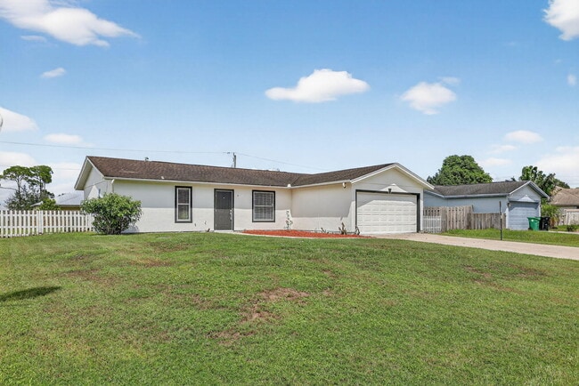 Building Photo - 561 SE Karrigan Terrace
