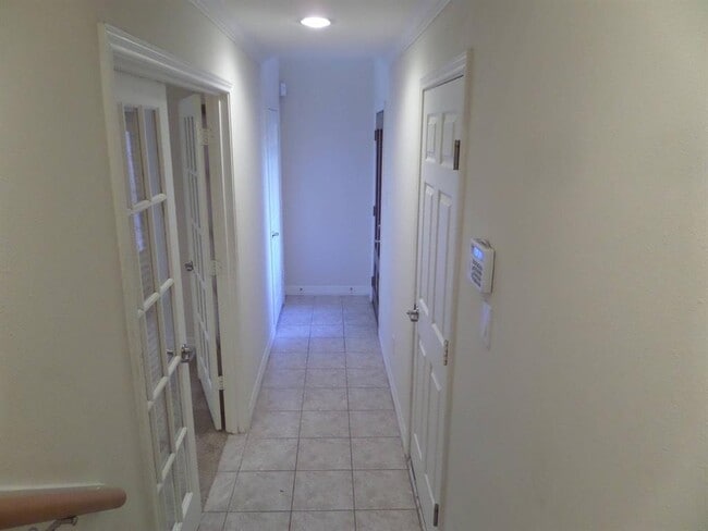 Building Photo - 3710 Sherwood Ln