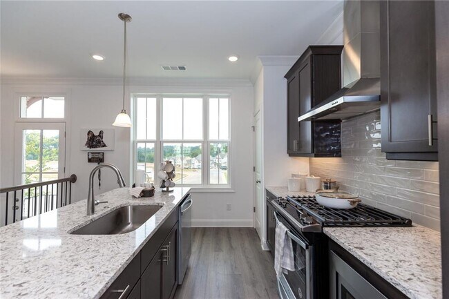 Foto del edificio - 4470 Sims Park Pl.