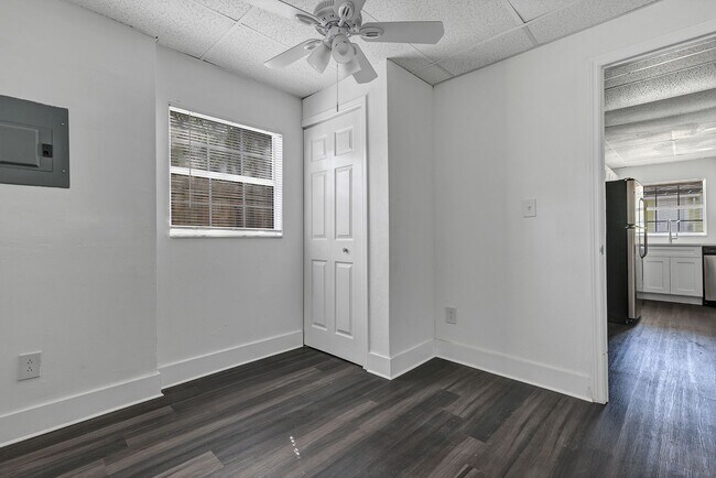 Foto del edificio - 2027 30th Ave N