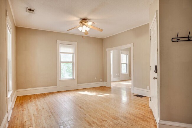 Foto del edificio - 3108 Colfax Ave S