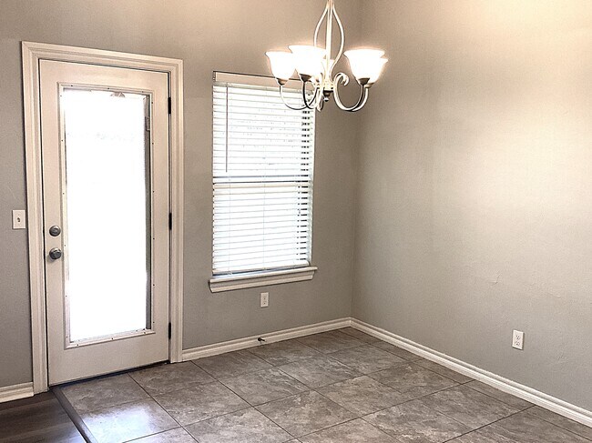 Building Photo - 201 Kimberly Dr