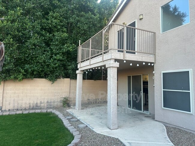 Foto del edificio - 1034 W Juanita Ave