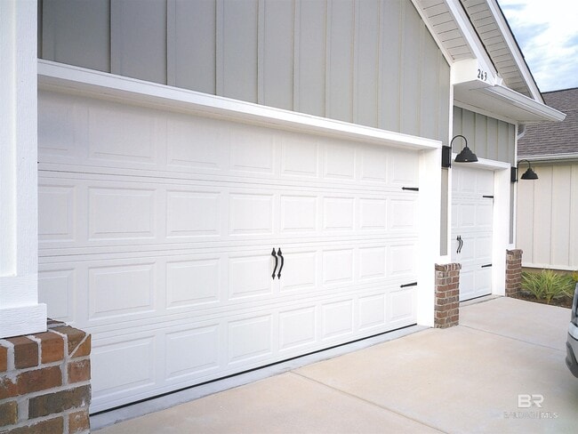 Building Photo - 263 Tillage St