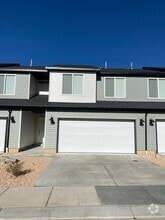 Building Photo - 386 W 2000 N