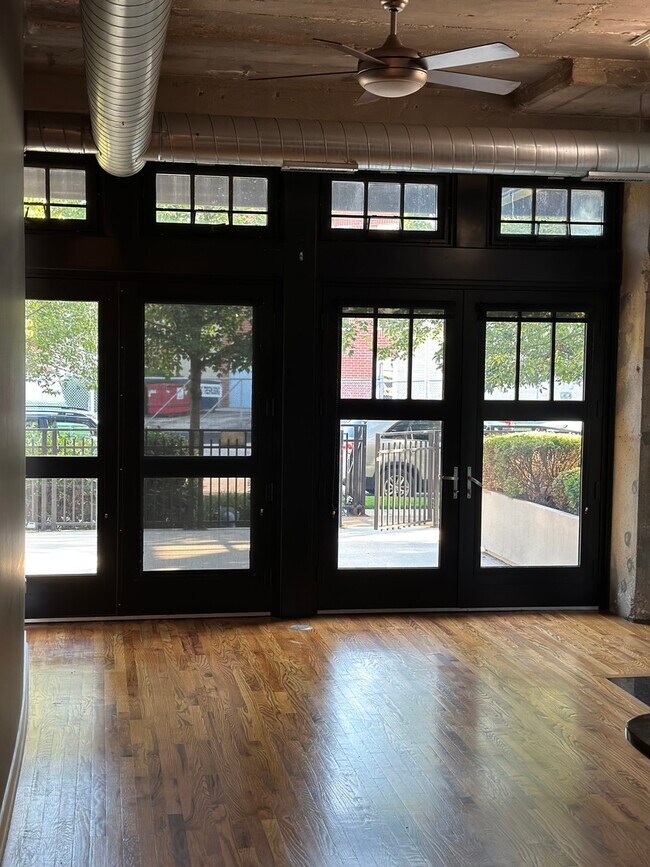 Foto del edificio - 1151 W 14th Pl