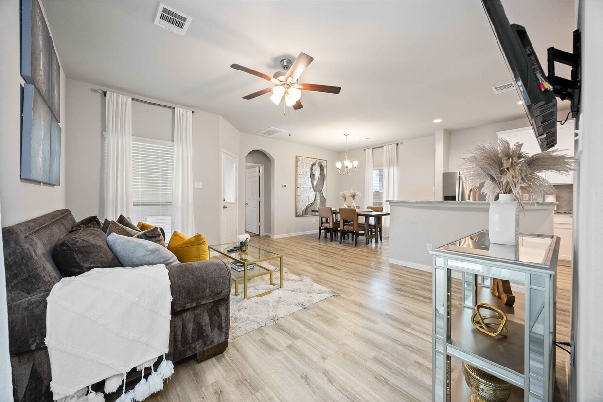 Foto principal - 12810 Marciano St