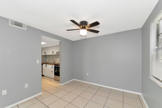 Building Photo - 5026 Water Oak Dr