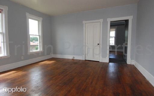 Building Photo - 2120 Sheridan Ave N