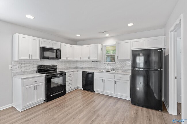 Foto del edificio - 2904 Wilson Dr NW