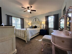 Building Photo - 241 Robin Hood Cir