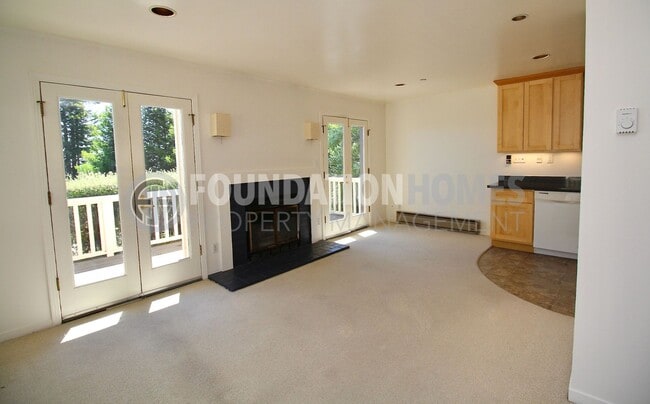 Building Photo - Charming 1BD/1BA in Mill Valley - Bay View...