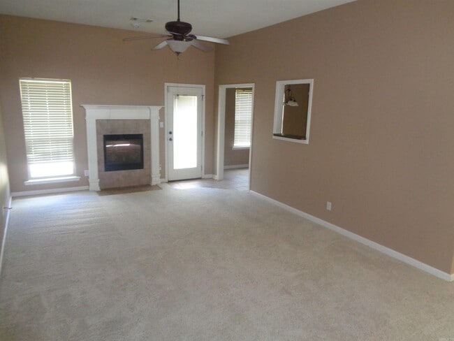 Building Photo - 14004 Chesterfield Cir